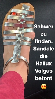 Charlotte Roche feet photo 5