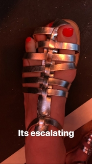 Charlotte Roche feet photo 4