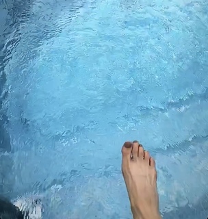 Charlotte Ross feet photo 1