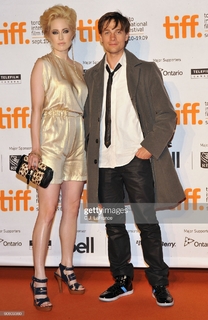 Charlotte Sullivan feet photo 12
