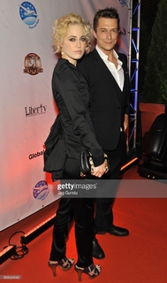 Charlotte Sullivan feet photo 9