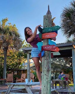 Charly Arnolt feet photo thumbnail