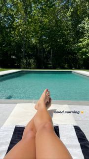 Charly Arnolt feet photo thumbnail