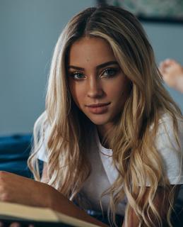 Charly Jordan feet photo thumbnail