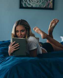 Charly Jordan feet photo thumbnail