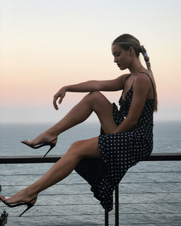Charly Jordan feet photo thumbnail