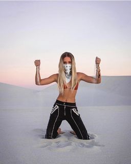Charly Jordan feet photo thumbnail