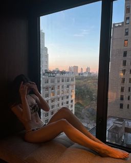 Charly Jordan feet photo thumbnail