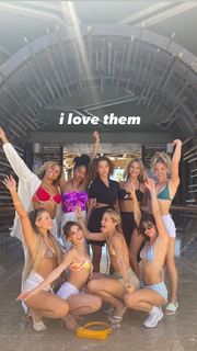 Charly Jordan feet photo thumbnail