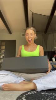 Charly Jordan feet photo thumbnail