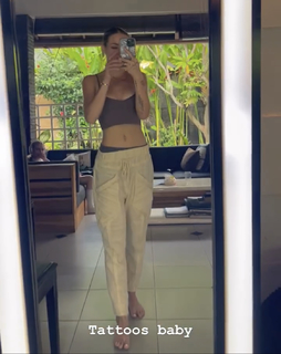 Charly Jordan feet photo thumbnail