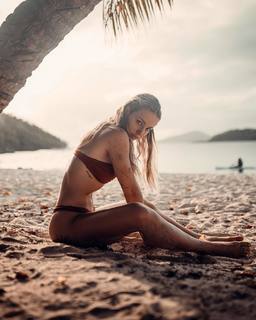 Charly Jordan feet photo thumbnail