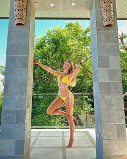 Charly Jordan feet photo thumbnail