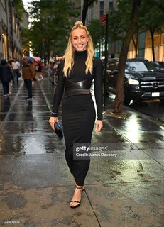Charly Jordan feet photo thumbnail