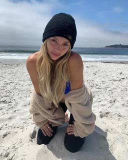 Charly Jordan feet photo thumbnail