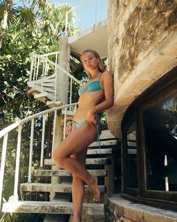 Charly Jordan feet photo thumbnail
