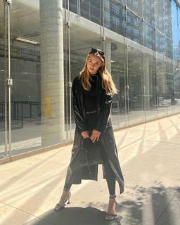 Charly Jordan feet photo thumbnail
