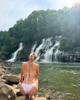 Charly Jordan feet photo thumbnail