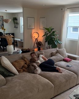 Charly Jordan feet photo thumbnail