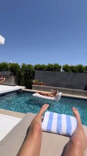 Charly Jordan feet photo thumbnail