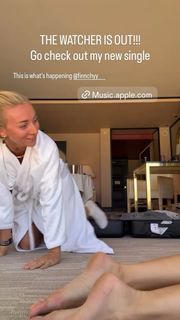 Charly Jordan feet photo thumbnail