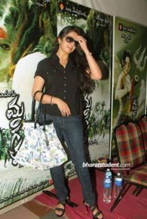 Charmi Kaur feet photo 16