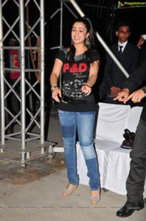 Charmi Kaur feet photo 3