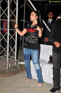 Charmi Kaur feet photo 19