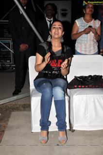 Charmi Kaur feet photo 16