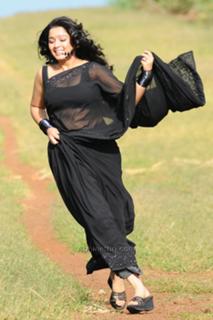 Charmi Kaur feet photo 13