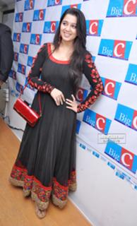 Charmi Kaur feet photo 8