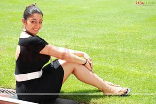 Charmi Kaur feet photo 18