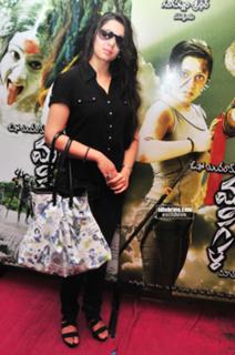 Charmi Kaur feet photo 13