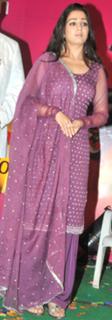 Charmi Kaur feet photo 19