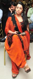 Charmi Kaur feet photo 14