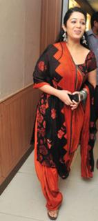Charmi Kaur feet photo 1