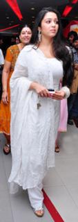 Charmi Kaur feet photo 3