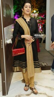 Charmi Kaur feet photo 7