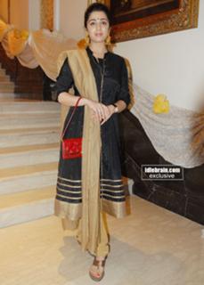 Charmi Kaur feet photo 19