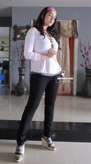 Charmi Kaur feet photo 16