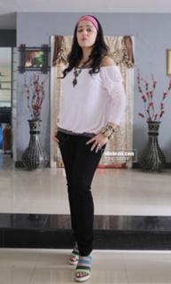 Charmi Kaur feet photo 14