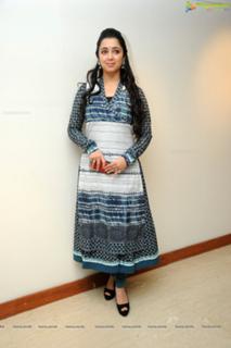 Charmi Kaur feet photo 4