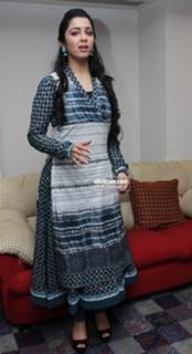 Charmi Kaur feet photo 1