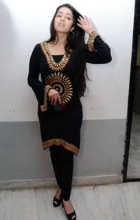 Charmi Kaur feet photo 4