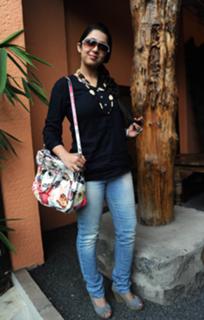 Charmi Kaur feet photo 10