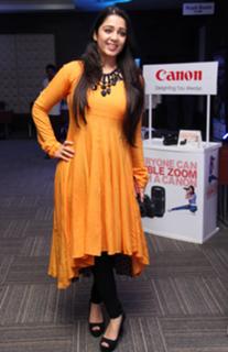 Charmi Kaur feet photo 18