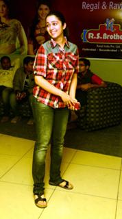 Charmi Kaur feet photo 9