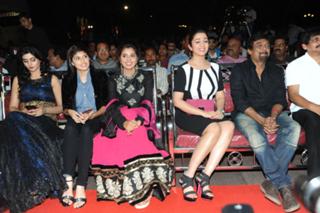 Charmi Kaur feet photo 3