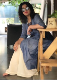 Charmi Kaur feet photo 13