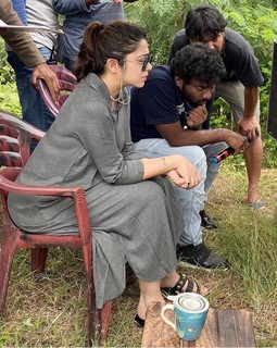 Charmi Kaur feet photo 10